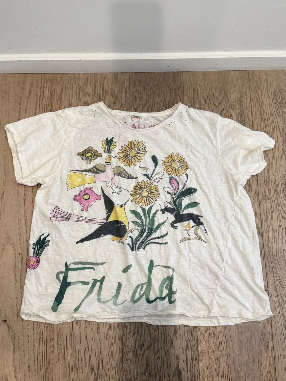 Magnolia Pearl Flight Flowers Frida tee - Picture 4 of 6